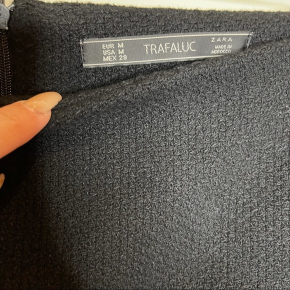 Zara Trafaluc Short Black Raw Edge Wool Blend Skirt. R-8 - Picture 3 of 4
